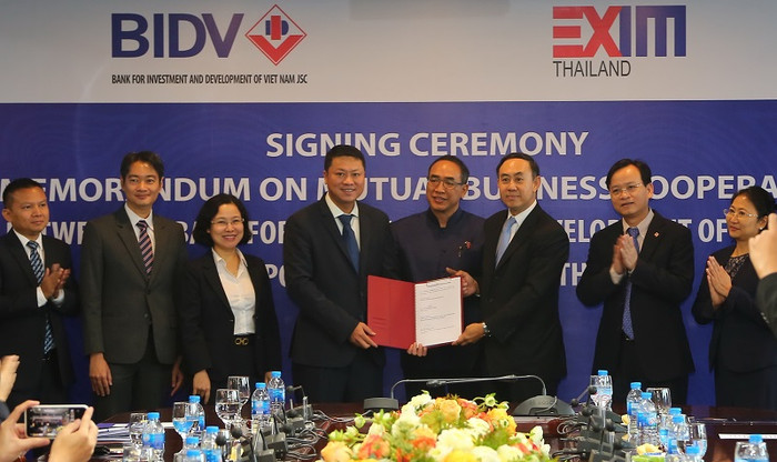 Ngân hàng BIDV và Ngân hàng EXIM Thái Lan ký kết thỏa thuận hợp tác chung. Ngân hàng BIDV và Ngân hàng EXIM Thái Lan ký kết thỏa thuận hợp tác chung.