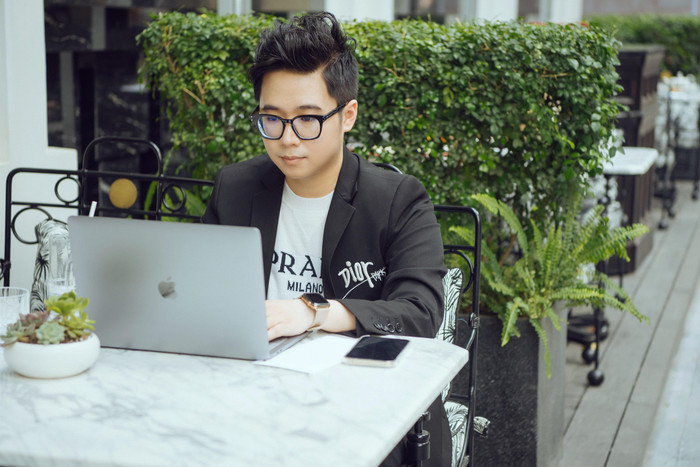 Phạm Trần Kiên là thạc sỹ ngành Giảng dạy Ngôn ngữ tại Đại học Canberra, Australia. Trước đó, Kiên tốt nghiệp ngành Giáo dục, Đại học Wisconsin-Superior ở Mỹ. Ảnh: Nhân vật cung cấp Phạm Trần Kiên là thạc sỹ ngành Giảng dạy Ngôn ngữ tại Đại học Canberra, Australia. Trước đó, Kiên tốt nghiệp ngành Giáo dục, Đại học Wisconsin-Superior ở Mỹ. Ảnh: Nhân vật cung cấp