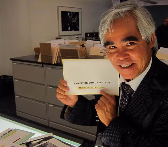 Film âm bản gốc được lưu trữ và ghi chú chi tiết Film âm bản gốc được lưu trữ và ghi chú chi tiết