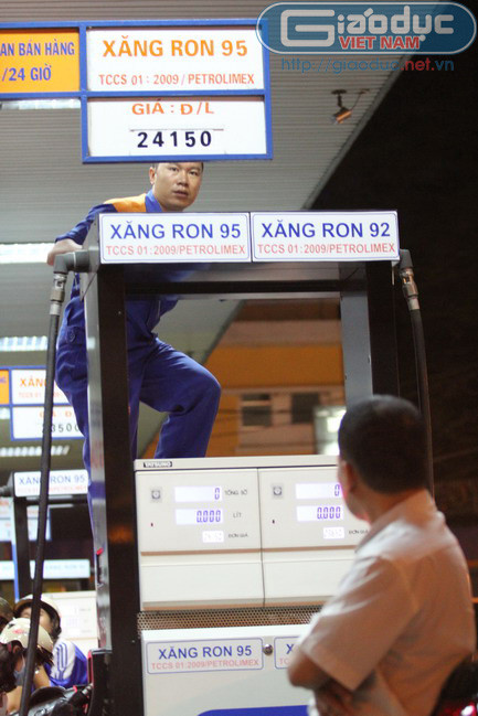 Giá xăng A95 24.150đ/lít