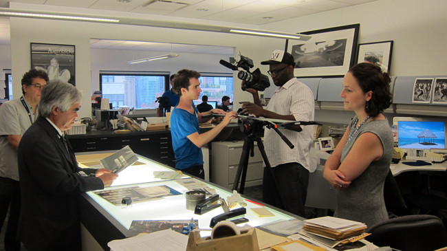 Vào tháng 9/2012, hãng Leica sẽ trao giải thưởng Hall Of The Fame Award tại Đức cho Nick Út nên hãng đã quyết định làm một bộ phim về ông cùng bức ảnh là thay đổi suy nghĩ của cả thế giới lúc bấy giờ về chiến tranh tại Việt Nam Vào tháng 9/2012, hãng Leica sẽ trao giải thưởng Hall Of The Fame Award tại Đức cho Nick Út nên hãng đã quyết định làm một bộ phim về ông cùng bức ảnh là thay đổi suy nghĩ của cả thế giới lúc bấy giờ về chiến tranh tại Việt Nam