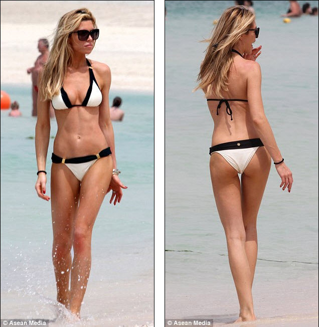 Với hình ảnh này, ít người nghĩ rằng bà xã của Peter Crouch đã sinh con. Với hình ảnh này, ít người nghĩ rằng bà xã của Peter Crouch đã sinh con.