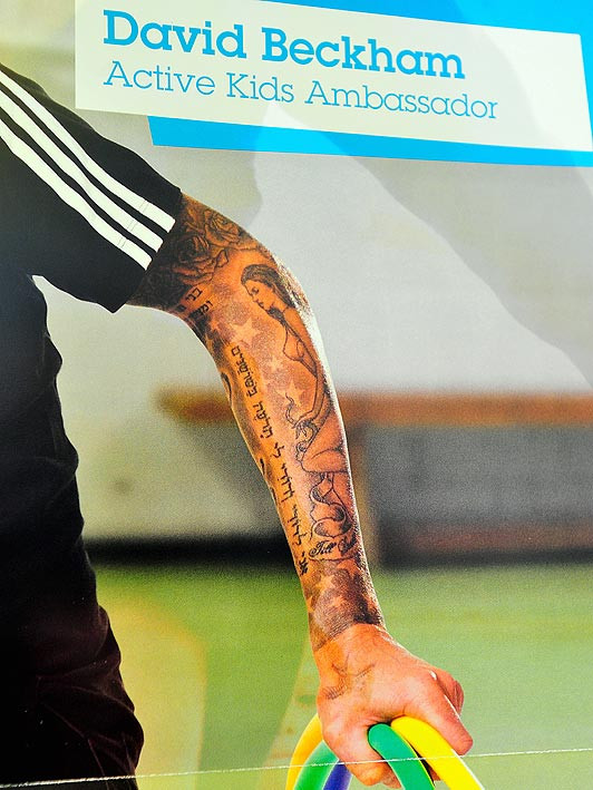 Hình xăm của Victoria chỉ mặc đồ lót trên cánh tay của Beckham