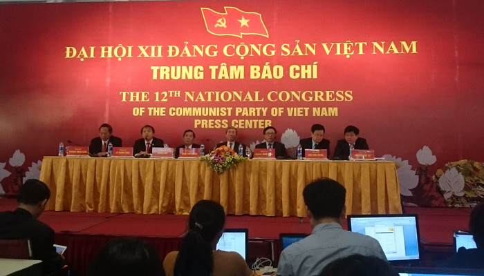 Ông Đinh Thế Huynh, Ủy viên Bộ Chính trị, chủ trì họp báo. Ảnh Sông Hồng Ông Đinh Thế Huynh, Ủy viên Bộ Chính trị, chủ trì họp báo. Ảnh Sông Hồng