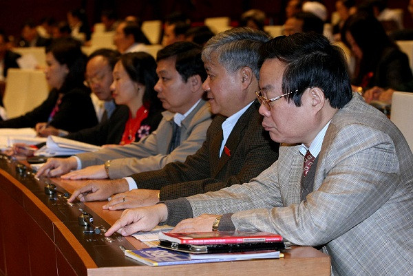 Cử tri cũng có thể thấy các Đại biểu Quốc hội bấm nút quyết định về những dự án luật có ảnh hưởng tới đời sống của mình. Ảnh: TTBC.