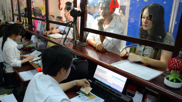 Giấy phép lái xe mới bằng vật liệu PET trước ngày 31/12/2015 thay vì trước ngày 31/12/2014.