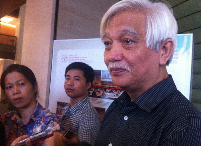 Nhà sử học Dương Trung Quốc đề nghị Hà Nội phải làm rõ những lo lắng băn khoăn của dư luận trước khi tiếp tục thực hiện dự án. Ảnh: Ngọc Quang. Nhà sử học Dương Trung Quốc đề nghị Hà Nội phải làm rõ những lo lắng băn khoăn của dư luận trước khi tiếp tục thực hiện dự án. Ảnh: Ngọc Quang.