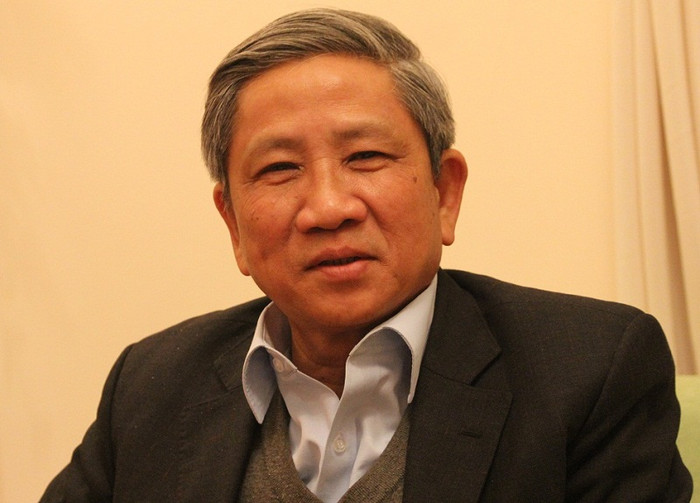 Mũ chụp quá tai, hay bệnh mới "ỡm ờ giả mù giả điếc" ảnh 3 Mũ chụp quá tai, hay bệnh mới "ỡm ờ giả mù giả điếc" ảnh 3