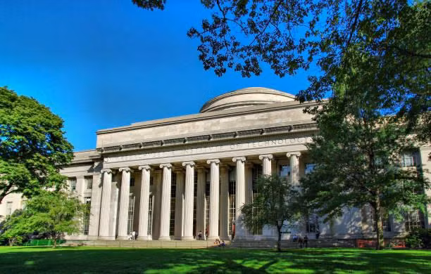 Viện Công nghệ Massachusetts (MIT) đứng đầu trong các trường đào tạo về khoa học xã hội ở Mỹ. Ảnh: iStock.