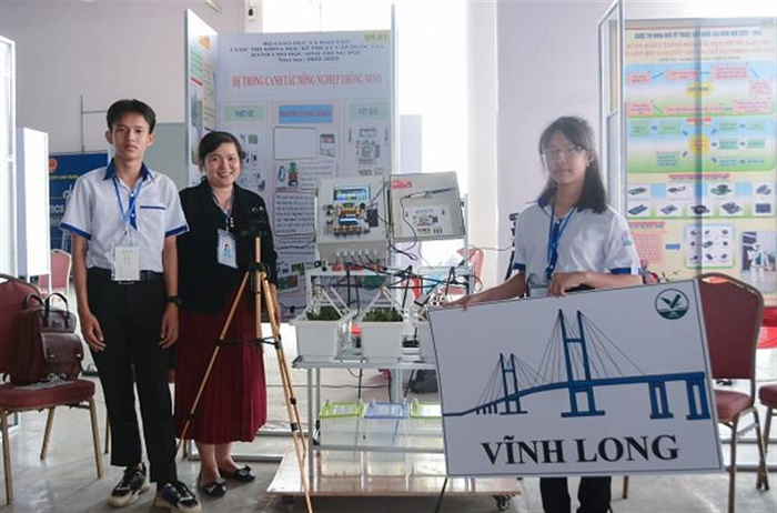 Học sinh tỉnh Vĩnh Long tham gia cuộc thi Khoa học, kỹ thuật quốc gia học sinh trung học. Ảnh: website Bộ Giáo dục và Đào tạo. Học sinh tỉnh Vĩnh Long tham gia cuộc thi Khoa học, kỹ thuật quốc gia học sinh trung học. Ảnh: website Bộ Giáo dục và Đào tạo.