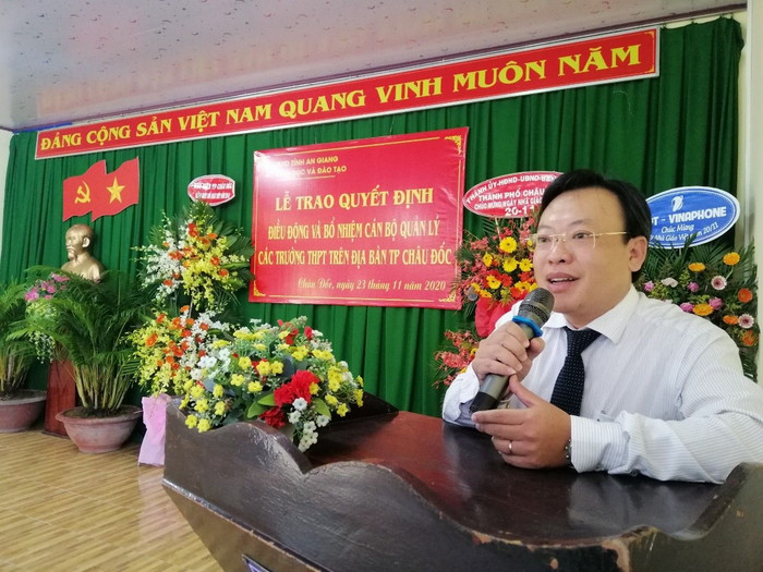 Thạc sĩ Trần Tuấn Khanh - Phó Giám đốc Sở Giáo dục và Đào tạo tỉnh An Giang. Ảnh: website sở. Thạc sĩ Trần Tuấn Khanh - Phó Giám đốc Sở Giáo dục và Đào tạo tỉnh An Giang. Ảnh: website sở.