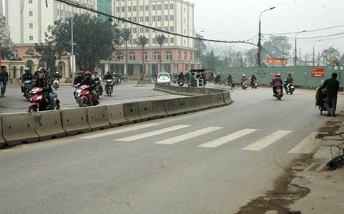 Như thế này thì được Sở Quy hoạch, kiến trúc Hà Nội gọi là "cong mềm mại". Ảnh NQ Như thế này thì được Sở Quy hoạch, kiến trúc Hà Nội gọi là "cong mềm mại". Ảnh NQ