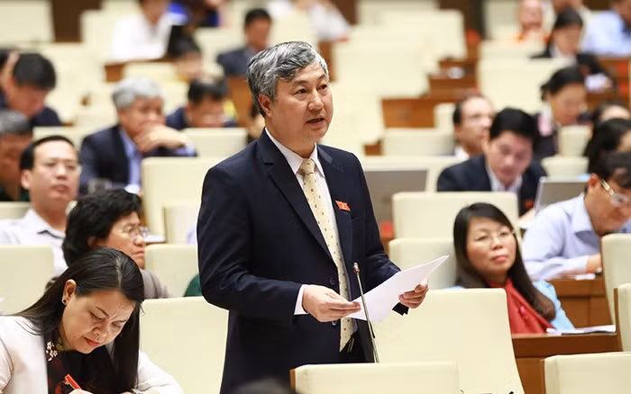 Đại biểu Trần Văn Lâm.