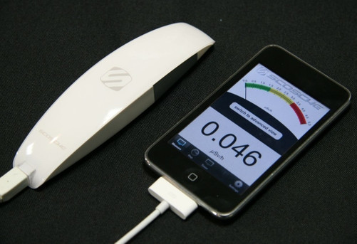 9. Máy dò bức xạ: Máy dò bức xạ Scosche kết hợp với iPhone giúp bạn theo dõi liều lượng phóng xạ trong môi trường xung quanh. Bên cạnh đó, thiết bị cũng rất thuận tiện, nhỏ gọn, hoạt động hiệu quả, kết nối trực tuyến trên Facebook, Twitter và Google Maps nữa nha. Giá bán : 250 USD (khoảng 5,25 triệu đồng) 9. Máy dò bức xạ: Máy dò bức xạ Scosche kết hợp với iPhone giúp bạn theo dõi liều lượng phóng xạ trong môi trường xung quanh. Bên cạnh đó, thiết bị cũng rất thuận tiện, nhỏ gọn, hoạt động hiệu quả, kết nối trực tuyến trên Facebook, Twitter và Google Maps nữa nha. Giá bán : 250 USD (khoảng 5,25 triệu đồng)