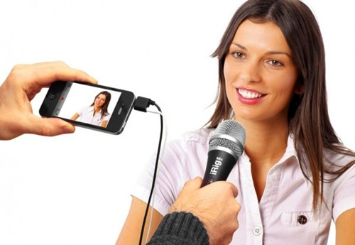 6. Micro ghi âm thanh chất lượng cao: IK Multimedia đang kinh doanh dòng micro hỗ trợ ghi lại âm thanh chất lượng cao với chú dế iPhone sành điệu. Nhờ vậy, bạn hãy thoải mái hát hò mọi lúc mọi nơi hoặc biến iPhone thành chiếc máy ghi âm "hại điện". Giá bán: 59,99 USD (khoảng 1,26 triệu đồng). 6. Micro ghi âm thanh chất lượng cao: IK Multimedia đang kinh doanh dòng micro hỗ trợ ghi lại âm thanh chất lượng cao với chú dế iPhone sành điệu. Nhờ vậy, bạn hãy thoải mái hát hò mọi lúc mọi nơi hoặc biến iPhone thành chiếc máy ghi âm "hại điện". Giá bán: 59,99 USD (khoảng 1,26 triệu đồng).