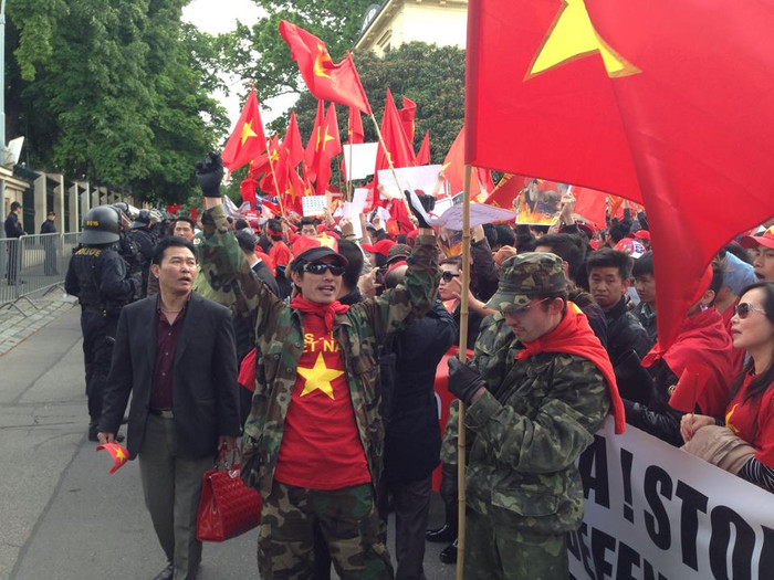 Cùng hô vang "Trường Sa, Hoàng Sa là của Việt Nam" Cùng hô vang "Trường Sa, Hoàng Sa là của Việt Nam"