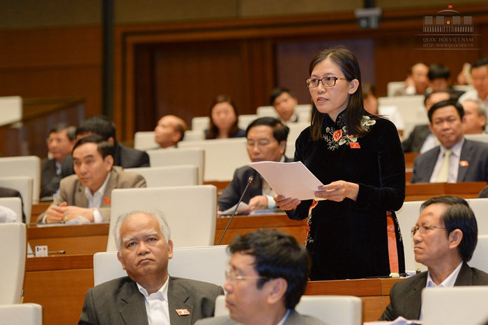 Bà Lê Thị Nga nhấn mạnh, có nhiều người vì lợi ích trước mắt đã trục lợi trên sự sống chết của đồng bào. ảnh: Trung tâm báo chí Quốc hội. Bà Lê Thị Nga nhấn mạnh, có nhiều người vì lợi ích trước mắt đã trục lợi trên sự sống chết của đồng bào. ảnh: Trung tâm báo chí Quốc hội.