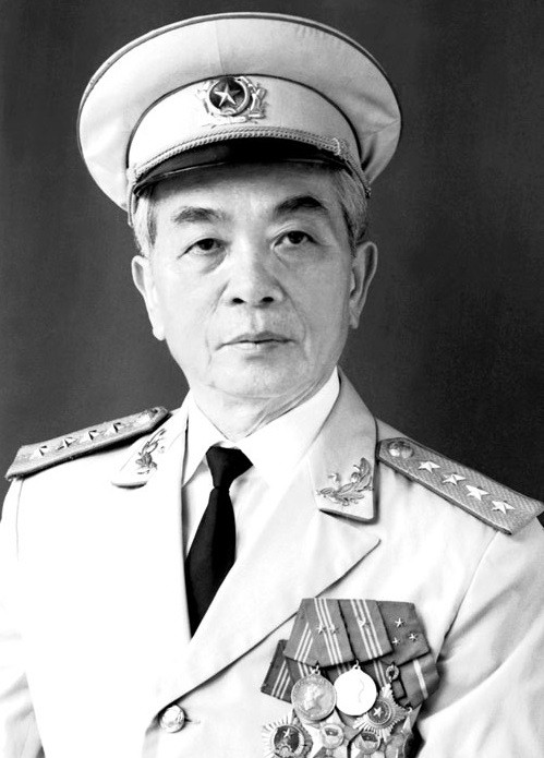 Đại tướng Võ Nguyên Giáp: Hãy chấm dứt những mối hiểm họa rình rập trên đầu của mỗi dân tộc Đại tướng Võ Nguyên Giáp: Hãy chấm dứt những mối hiểm họa rình rập trên đầu của mỗi dân tộc