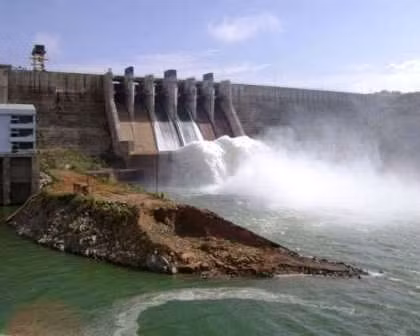 Cần làm rõ những thiệt hại từ việc đầu tư xây dựng thủy điện ồ ạt thời gian qua. Ảnh minh họa, nguồn internet. Cần làm rõ những thiệt hại từ việc đầu tư xây dựng thủy điện ồ ạt thời gian qua. Ảnh minh họa, nguồn internet.