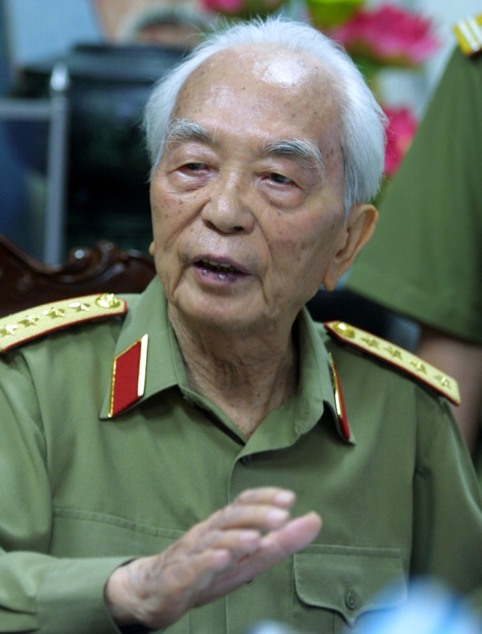 Đại tướng Võ Nguyên Giáp để lại cho thế hệ trẻ nhiều bài học quý giá về lẽ sống, về con người. ảnh tư liệu. Đại tướng Võ Nguyên Giáp để lại cho thế hệ trẻ nhiều bài học quý giá về lẽ sống, về con người. ảnh tư liệu.