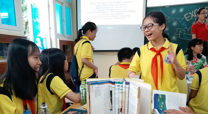 Ngoại ngữ là yêu cầu bắt buộc để các em trở thành công dân toàn cầu. Chính vì thấu hiểu điều đó, Trường Trung học Cơ sở Giảng Võ luôn tạo mọi điều kiện thuận lợi để phát triển câu lạc bộ tiếng Anh. ảnh: Ngọc Quang.