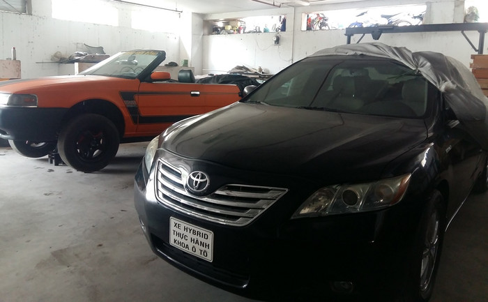 Chiếc xe hiệu Toyota Công nghệ Hybrid trị giá bạc tỷ cũng được đầu tư để sinh viên thực hành. Chiếc xe hiệu Toyota Công nghệ Hybrid trị giá bạc tỷ cũng được đầu tư để sinh viên thực hành.
