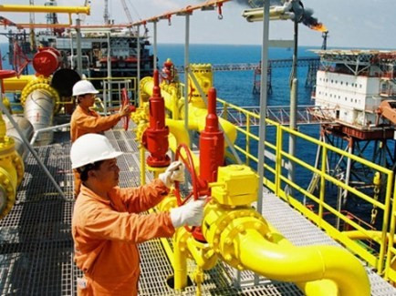 PVN liên tục nỗ lực đóng góp vào sự phát triển của kinh tế đất nước. PVN liên tục nỗ lực đóng góp vào sự phát triển của kinh tế đất nước.