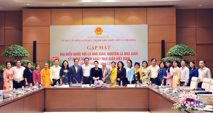 Chủ tịch Quốc hội khẳng định: Đảng, Nhà nước luôn coi giáo dục là quốc sách hàng đầu. quochoi.vn