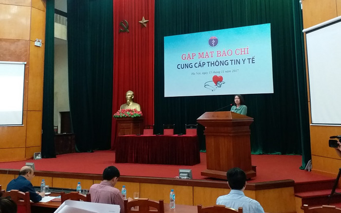 Bà Trần Việt Nga - Phó Cục trưởng Cục An toàn thực phẩm (Bộ Y tế) thông tin với báo chí về đề xuất cắt giảm thủ tục hành chính. ảnh: DL. Bà Trần Việt Nga - Phó Cục trưởng Cục An toàn thực phẩm (Bộ Y tế) thông tin với báo chí về đề xuất cắt giảm thủ tục hành chính. ảnh: DL.
