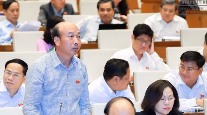 Đại biểu Quốc hội Lê Minh Chuẩn: "Doanh nghiệp làm được 10 đồng thì nộp thuế gần 4 đồng". ảnh: Trung tâm thông tin Quốc hội. Đại biểu Quốc hội Lê Minh Chuẩn: "Doanh nghiệp làm được 10 đồng thì nộp thuế gần 4 đồng". ảnh: Trung tâm thông tin Quốc hội.