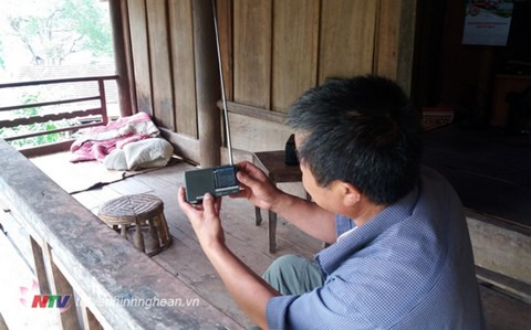 Cấp radio cho vùng dân tộc thiểu số, vùng đặc biệt khó khăn. ảnh minh họa: Truyền hình Nghệ an. Cấp radio cho vùng dân tộc thiểu số, vùng đặc biệt khó khăn. ảnh minh họa: Truyền hình Nghệ an.