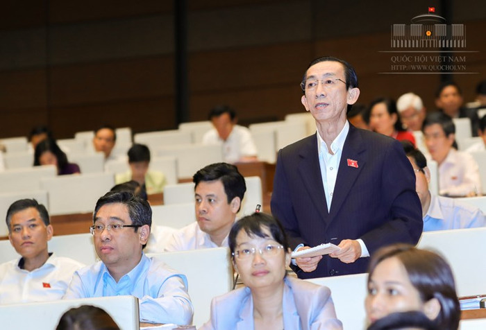 Đại biểu Trần Hoàng Ngân Đại biểu Trần Hoàng Ngân