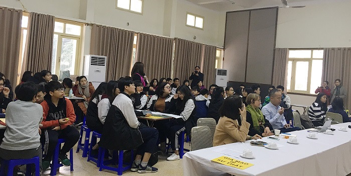 Rất đông các bạn học sinh tham gia dự án “Giả mạo ≠ Sự thật” tại Trường trung học cơ sở Thực Nghiệm Hà Nội (Ảnh: A.N). Rất đông các bạn học sinh tham gia dự án “Giả mạo ≠ Sự thật” tại Trường trung học cơ sở Thực Nghiệm Hà Nội (Ảnh: A.N).