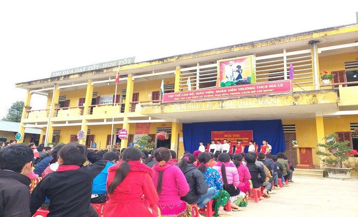 Văn nghệ chào mừng. Văn nghệ chào mừng.