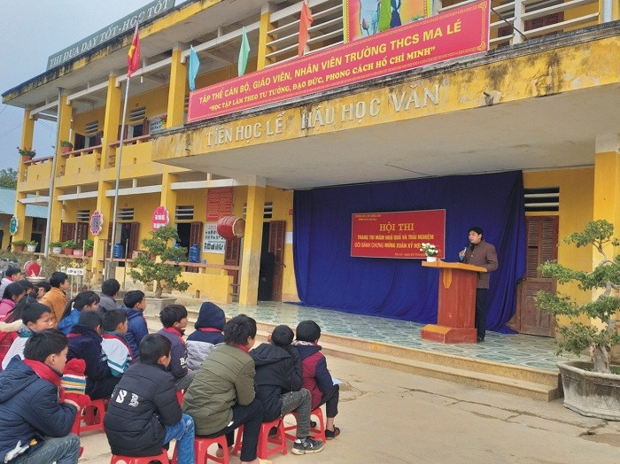 Thầy Đỗ Trường Long – Hiệu trưởng nhà trường khai mạc Hội thi. Thầy Đỗ Trường Long – Hiệu trưởng nhà trường khai mạc Hội thi.