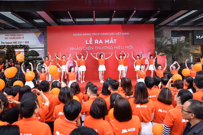 Cán bộ nhân viên của MSB cùng nhau nhảy flashmob.