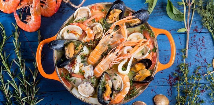 Tuần lễ ẩm thực lần đầu tiên được tổ chức tại Premier Village Danang Resort là tiệc buffet chợ hải sản. Tuần lễ ẩm thực lần đầu tiên được tổ chức tại Premier Village Danang Resort là tiệc buffet chợ hải sản.