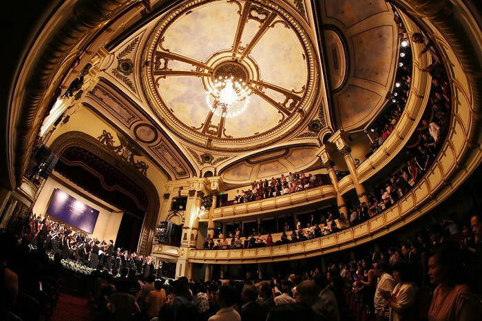 Dàn giao hưởng Mặt trời Sun Symphony Orchestra. Dàn giao hưởng Mặt trời Sun Symphony Orchestra.