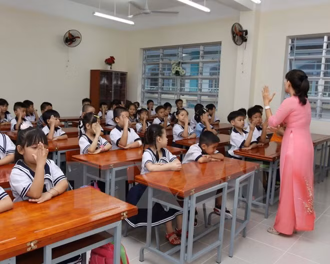 Thầy cô nào gây áp lực cho học sinh (Ảnh minh họa: tuyengiao.vn). Thầy cô nào gây áp lực cho học sinh (Ảnh minh họa: tuyengiao.vn).