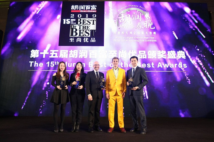 Hotel de la Coupole, MGallery by Sofitel được Hurun Best of the Best Awards 2019 vinh danh Khách sạn hạng sang mới tốt nhất Việt Nam. Hotel de la Coupole, MGallery by Sofitel được Hurun Best of the Best Awards 2019 vinh danh Khách sạn hạng sang mới tốt nhất Việt Nam.