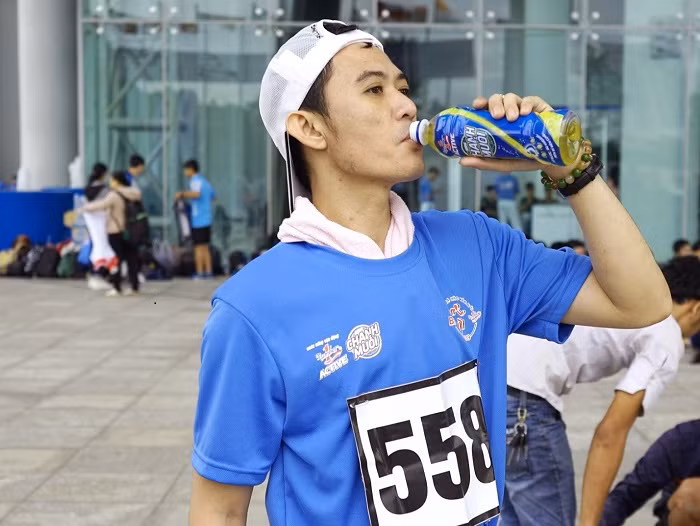 Nước uống vận động Number 1 Active Chanh Muối đồng hành cùng các vận động viên để duy trì sự bền bỉ.