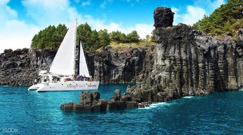 Trải nghiệm với du thuyền – vi vu đại dương như những minh tinh màn bạc. Pacific Land nằm ngay gần vùng biển thuộc khu nghỉ dưỡng cao cấp Jungmun Resort được trang bị đầy đủ mọi thứ bạn cần cho một chuyến du ngoạn đẳng cấp 5 sao. Trải nghiệm với du thuyền – vi vu đại dương như những minh tinh màn bạc. Pacific Land nằm ngay gần vùng biển thuộc khu nghỉ dưỡng cao cấp Jungmun Resort được trang bị đầy đủ mọi thứ bạn cần cho một chuyến du ngoạn đẳng cấp 5 sao.