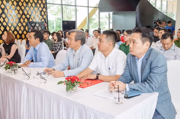 Ông Mai Bá Hùng, Phó Giám đốc Sở Văn Hóa Thể Thao. Ông Mai Bá Hùng, Phó Giám đốc Sở Văn Hóa Thể Thao.