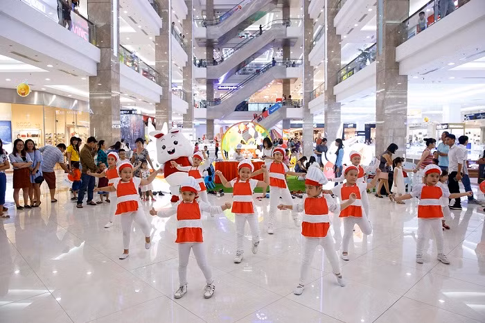 Màn flashmob vui nhộn, dễ thương từ các “đầu bếp” nhí tại “Sân chơi cung trăng”.