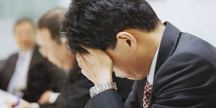 Quá lo lắng sẽ khiến tâm trạng của bạn cảm thấy tồi tệ hơn.