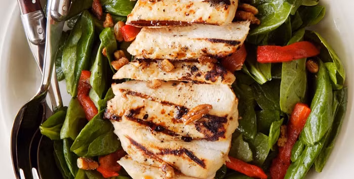 Thịt gà không da là một nguồn dinh dưỡng tuyệt vời.