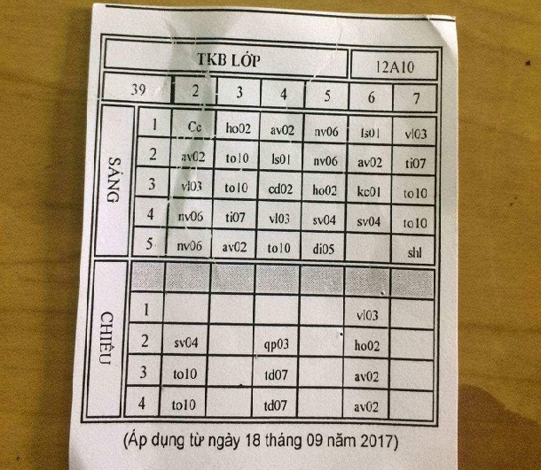 Hình ảnh thời khóa biểu của học sinh lớp 12A10 Trường trung học phổ thông Lý Thường Kiệt (Ảnh Việt Đăng). Hình ảnh thời khóa biểu của học sinh lớp 12A10 Trường trung học phổ thông Lý Thường Kiệt (Ảnh Việt Đăng).