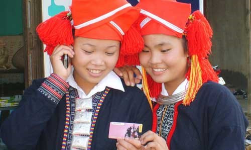 Vinaphone hỗ trợ ngôn ngữ cụ thể của từng dân tộc. Vinaphone hỗ trợ ngôn ngữ cụ thể của từng dân tộc.