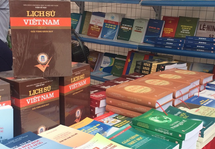 Lịch sử Việt Nam tại Hội sách Hà Nội lần thứ IV (Ảnh: Ngọc Bích).