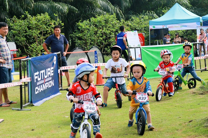 Các bé sẽ cùng nhau tham gia vào các hoạt động liên hoàn đầy bổ ích. Các bé sẽ cùng nhau tham gia vào các hoạt động liên hoàn đầy bổ ích.